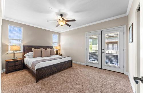 Reno/Tahoe Airport Apartamento | NEW Chic 2BR Stay with Heated Pool Gym & Mini Golf