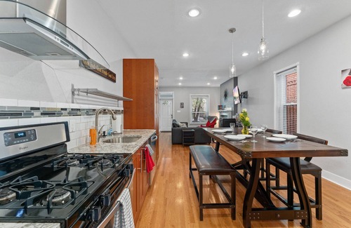 Five Points Casa | New Classic Comfortable Rino Escape. Pets Welcome