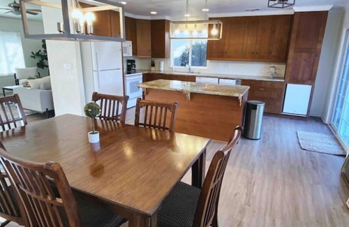 Citrus Heights Casa | NEW Clean and Cozy Home + Hot tub