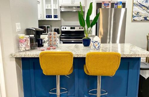 Weslaco Apartamento | NEW! close to Downtown, Malls & Premium Outlets, with Balcony