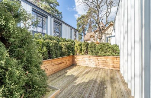 Jurmala Apartamento | New Comfortable 2 Bedroom Cottage w/Big Terrace