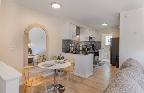 Mount Clemens Apartamento | NEW! Comfy 1 Bedroom Flat | Hollywood Suites