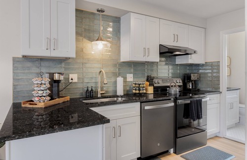 Mount Clemens Apartamento | NEW! Comfy 1 Bedroom Flat | Hollywood Suites