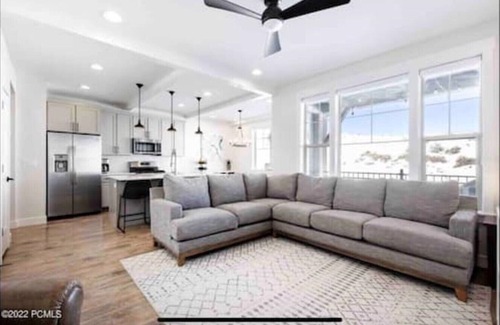 Park City Casa | *NEW* Comfy 4 bdrm close to resorts, trails, lakes