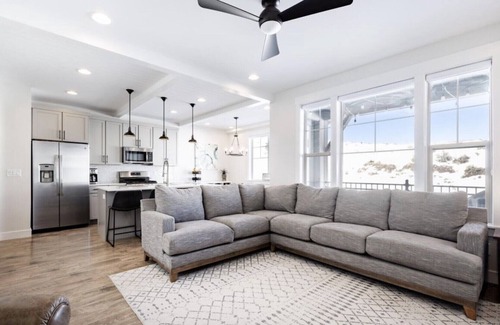 Park City Casa | *NEW* Comfy 4 bdrm close to resorts, trails, lakes