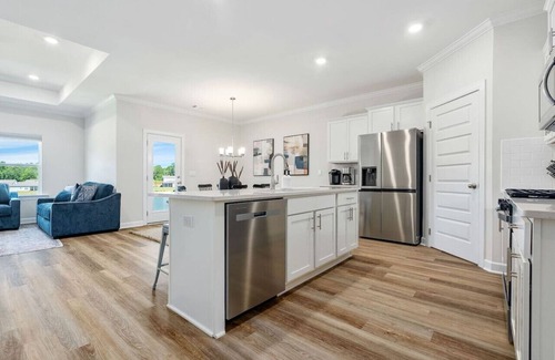 Auburn - Opelika Casa | New Construction 4 bedroom Home on Lake/Pool in AU