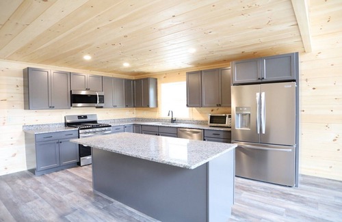 Thornton Casa | New Construction! Beautiful Pet Friendly Home to spend your vacation in the White Mountains (HH11T)