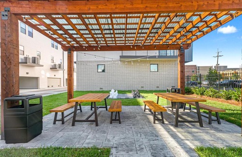 Mid-City Casa | New Construction Elegant Villas