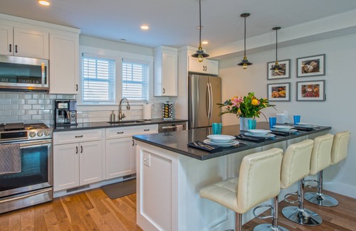 Provincetown Condominio | Nueva construcción: magnífico condominio de 3 niveles 3BR / 3BA
