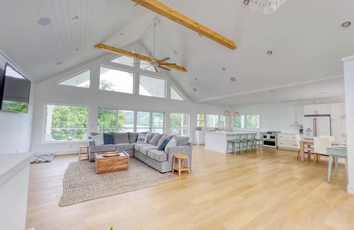 La Follette Casa | New Construction Modern Lakefront w/ Hot Tub, Covered Deck & 2 Slip Private Dock