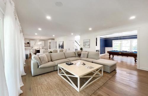 North Sea Casa | New Construction Modern Luxury Retreat w 6 Beds