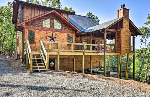 Foxfire Estates Casa | New Construction Multi-Level Cabin with Hot Tub