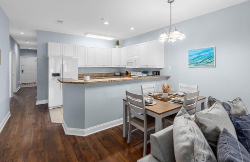 Carolina Forest Apartamento | NEW Contemporary 2BR 2BA Coastal Villa 15 Mins to the Beach