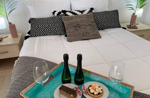 Ciudad Colon Apartamento | New Contemporary suite