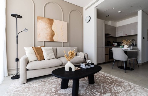 Nad Al Sheba Apartamento | New Cosy 1BR with Pool & Gym in City Centre