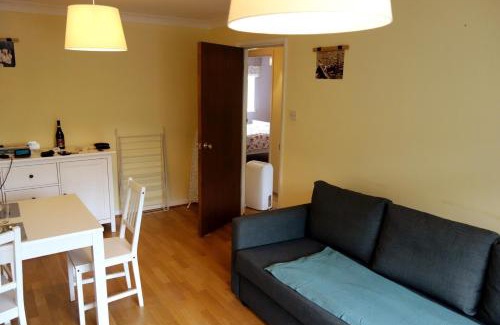 Runnymede Casa | NEW Cosy 2 Bedroom Flat - Englefield Green
