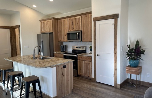 Loveland Apartamento | NEW Cottage 4 Blocks from Downtown Loveland CO
