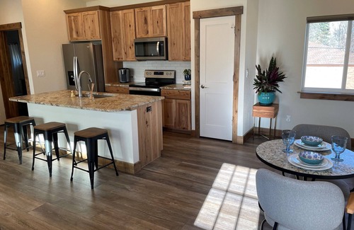 Loveland Apartamento | NEW Cottage 4 Blocks from Downtown Loveland CO
