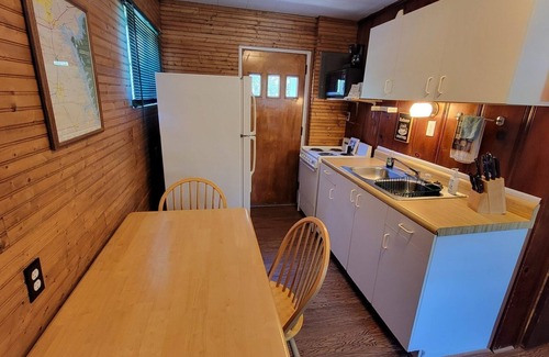 Benton Apartamento | New Cottage 6 at the King Creek Lodge and Marina