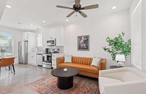Lafayette Apartamento | NEW Couyon House Luxury Amenities Fast WiFi 65 TV