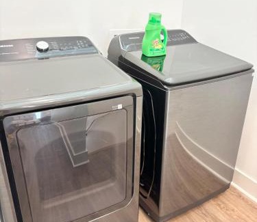 Lafayette Apartamento | NEW Couyon House Luxury Amenities Fast WiFi 65 TV