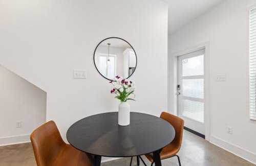 Lafayette Apartamento | NEW Couyon House Luxury Amenities Fast WiFi 65 TV