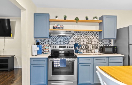 Crestline Heights Casa | New* Cozy 2-Br, Birmingham, Ala. *WiFi* Roku Tv*Near Hospitals, *Off St Parking*