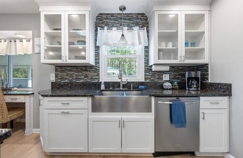 Lincolnville Casa | New! Cozy 4bd with pool in Summerville