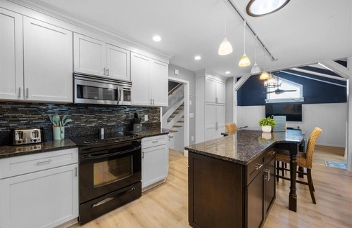 Lincolnville Casa | New! Cozy 4bd with pool in Summerville