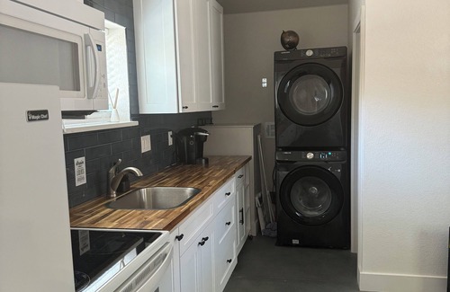 Berkeley Casa | NEW!!!! Cozy Berkeley Bungalow, walking distance to 25+ shops & eateries!