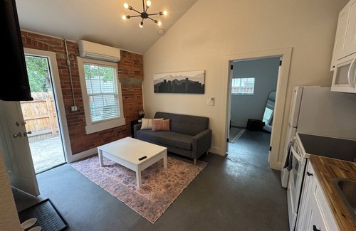 Berkeley Casa | NEW!!!! Cozy Berkeley Bungalow, walking distance to 25+ shops & eateries!