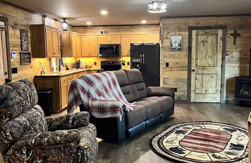 State Road Cabina | New Cozy Cabin in the Blue Ridge Mountains, Wineries, Private & Secluded