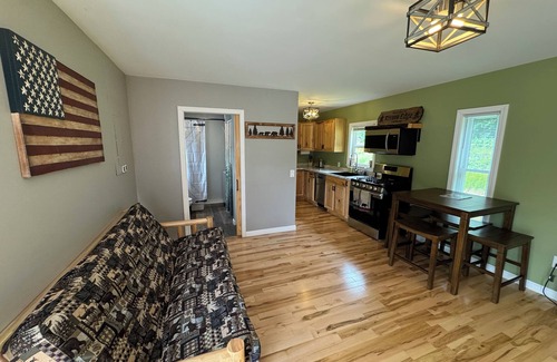 West Stewartstown Cabina | New Cozy Cabin w/ Direct ATV & Snowmobile access