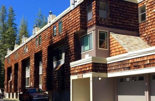 Bear Valley Condominio | NEW! Cozy Condo with Fireplace - Tamarack #3 by Bear Valley Vacation Rentals