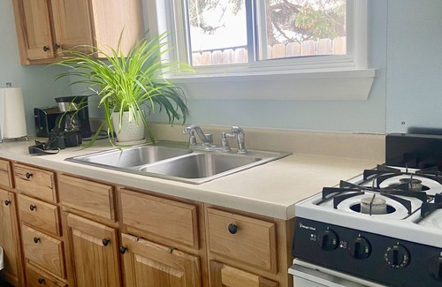 Livingston Cabaña | NEW! Cozy Cottage 2 Blocks from Yellowstone River