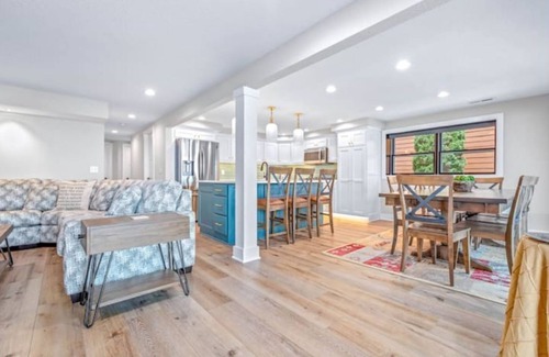 Coldwater Casa | New, Cozy, Modern-style Lake House lakefront