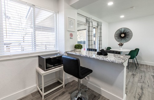 Northglenn Casa | NEW Cozy Renovated Townhome | 25 min to Denver