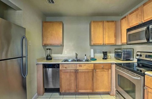 Coquina Key Casa | NEW! Cozy St Petersburg Escape: Boat Slip On-Site!
