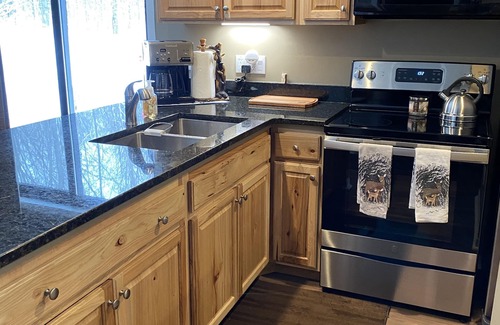 Mancelona Cabaña | New Cozy Up North Cottage Getaway - in beautiful Lakes of the North