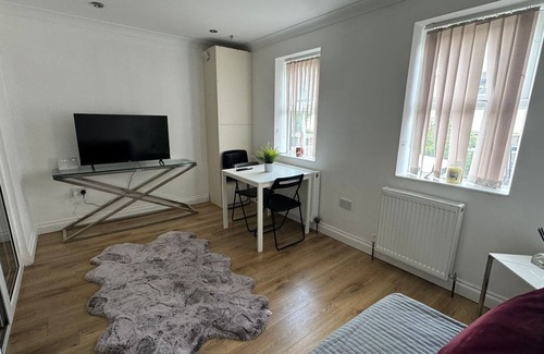 Broad Green Apartamento | New Croydon:Near Waddon Station!