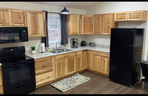 Shenandoah Cabina | New Custom Cabin near Shenandoan River