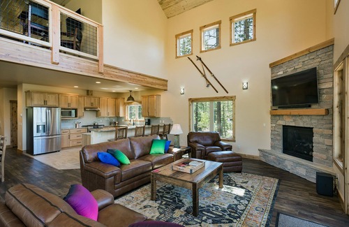 Columbine Lake Casa | Marca Inicio personalizado nuevo con cubiertas de gran tamaño - Vistas impresionantes - Mesa de billar / pozo de fuego