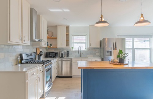 Garland Casa | NEW Custom Renovated Home Sweet Home | 4 BD 2 BA