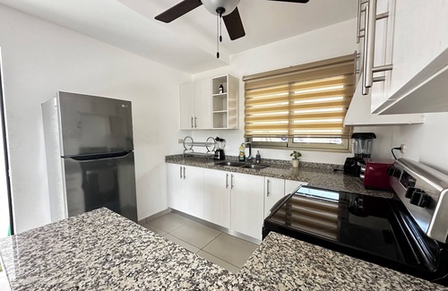 Zaragoza Casa | NEW! Cute home w/ pool & many children's amenities!
