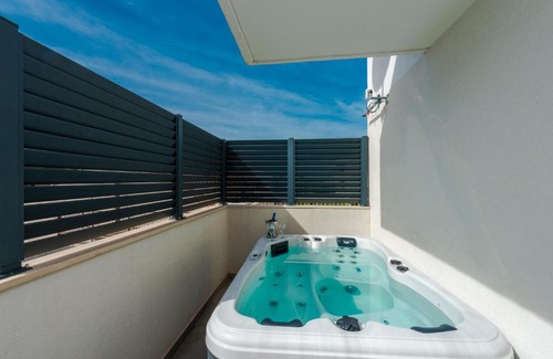 Gornji Kono Apartamento | New Deluxe jacuzzi apartment Ana