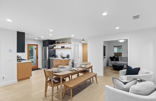 Sonoma Casa | NEW! Designer Eastside Sonoma Home, walk to plaza. By Inspired in Sonoma