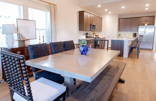 Royse City Casa | “New” Designer Home | 35 Minutes To Downtown Dallas