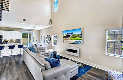 Delray Beach Casa | New Designer's Dream Delray Beach Oasis: Heated Pool, Large Patio, Close to Ave!