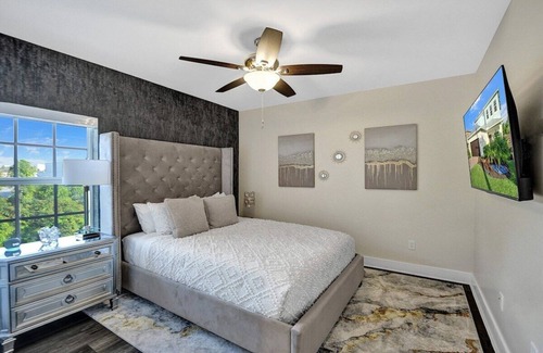 Delray Beach Casa | NEW Designer's Dream Delray Beach Oasis w/ Private Pool, Patio, close to Ave!