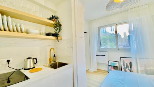Monte Carlo City Centre Apartamento | New Designer Studio next to Casino Square with AC & Internet